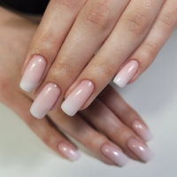 Przedłużenie paznokci